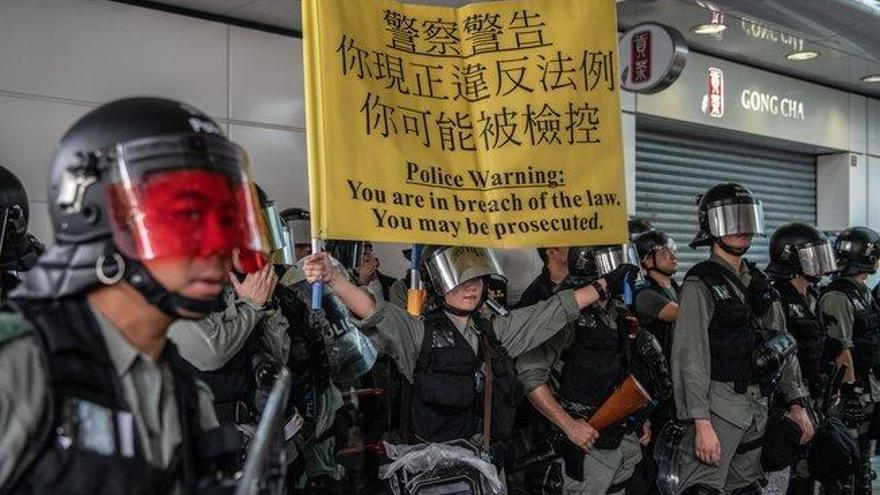 Hong Kong vive una jornada de tensión en torno al aeropuerto