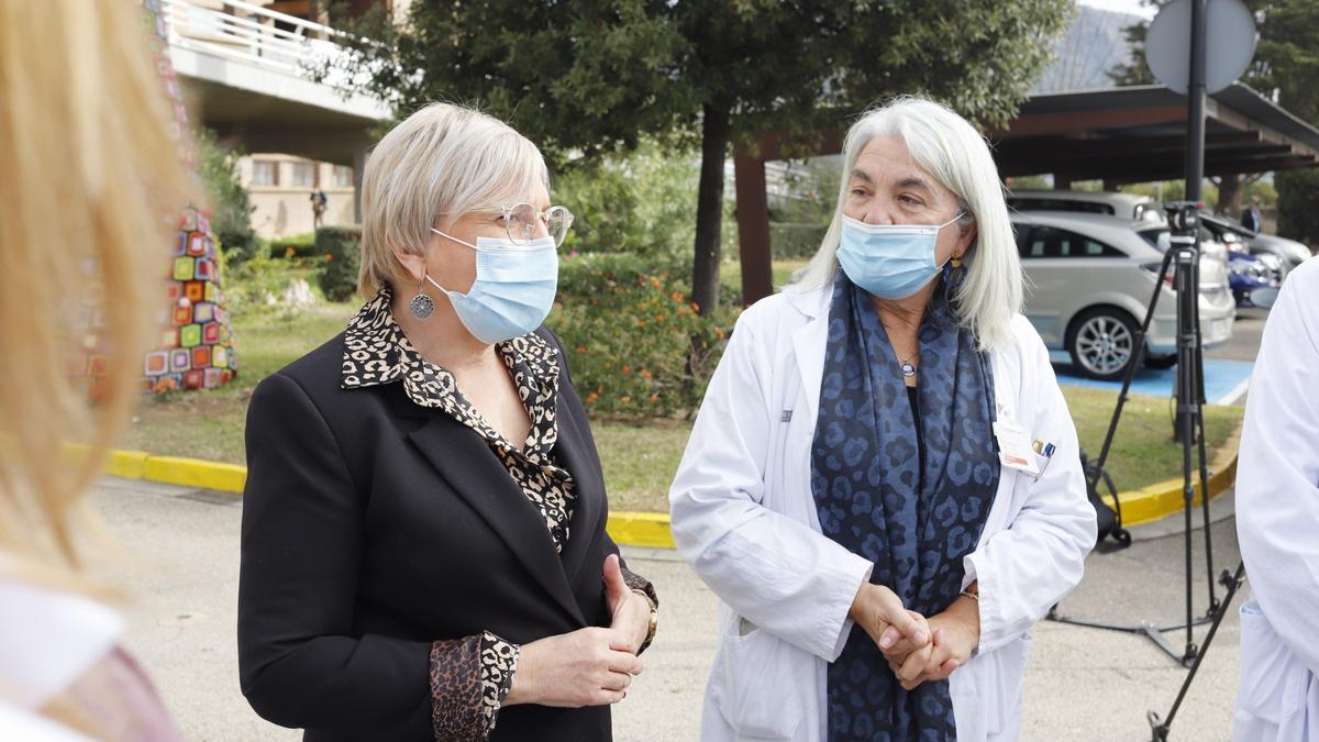 Ana Barceló visita el Hospital de Xàtiva