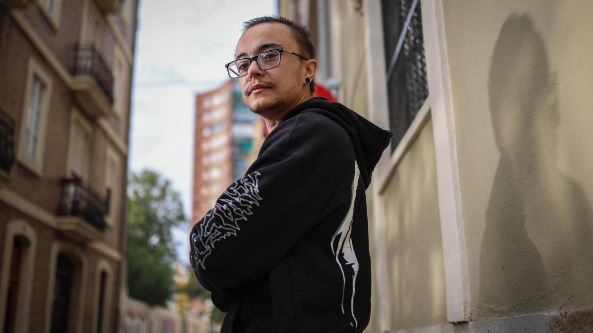 Harry, superviviente de las terapias de conversión, en Valencia.