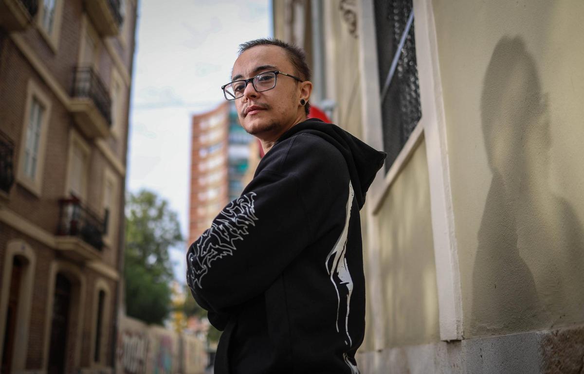 Harry, superviviente de las terapias de conversión, en Valencia.
