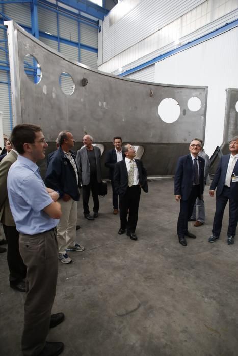 Visita de una delegación internacional a la nave de Asturfeito para un proyecto nuclear