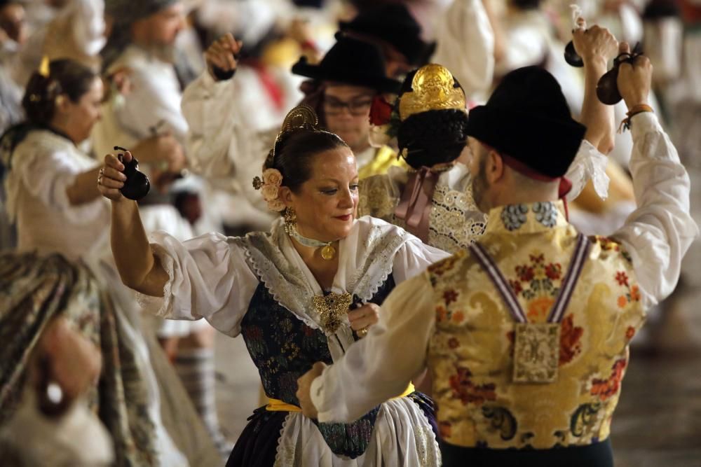 Dansà de las Fallas a la Vírgen