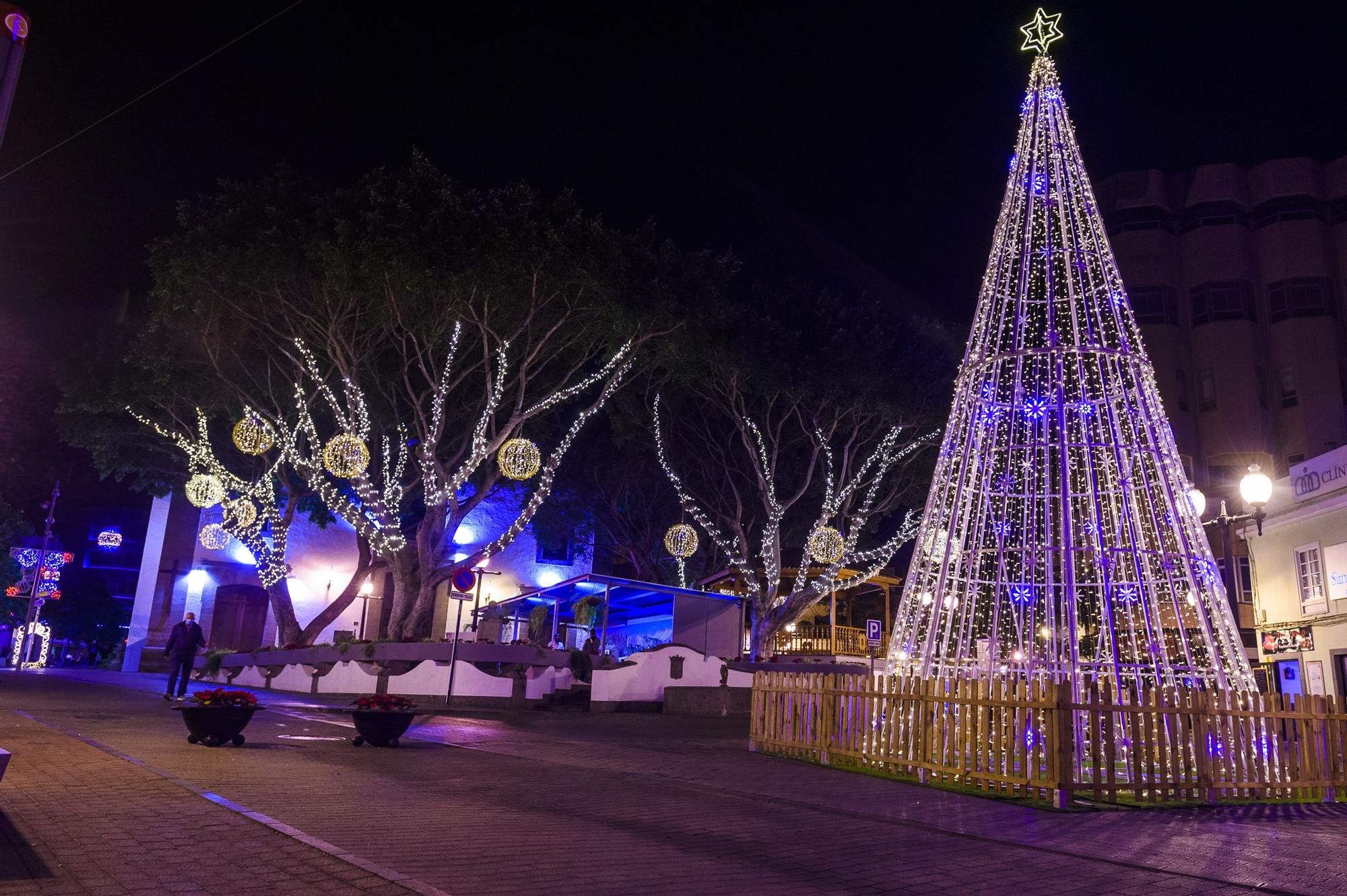 Alumbrado navideño en la zona comercial de San Gregorio, en Telde