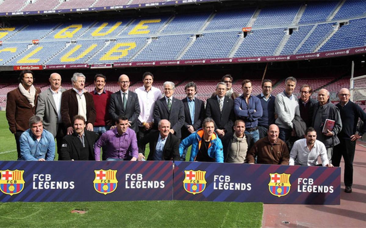 Foto de familia en la presentación del FCB Legends