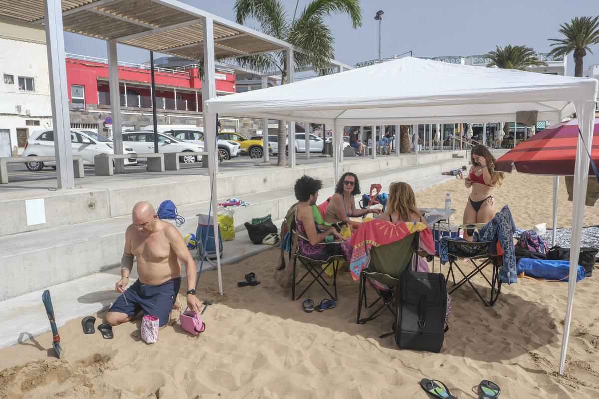 Las playas del sur recobran vida en Semana Santa