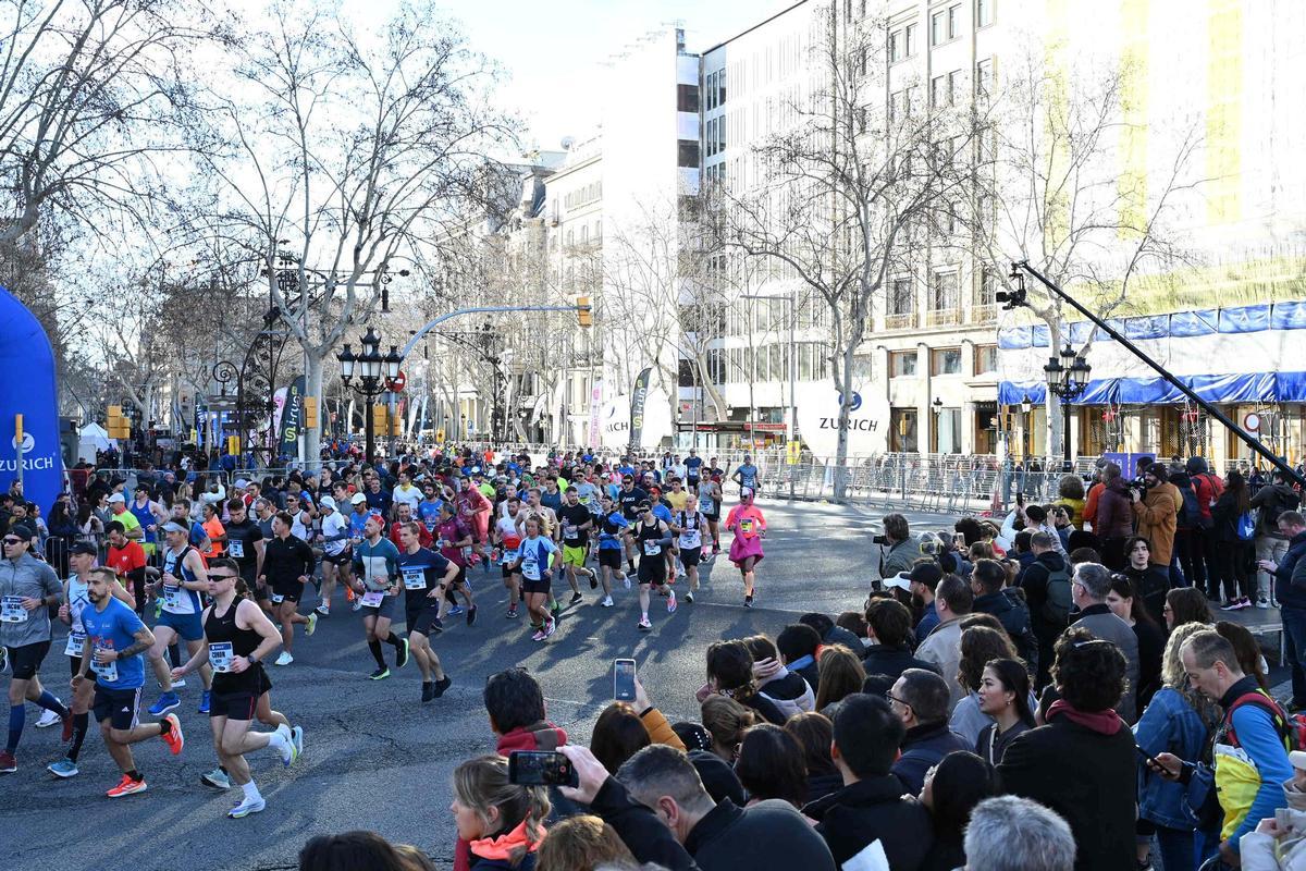 ¿Has participado en la Marató de Barcelona 2024? ¡Búscate en las fotos¡