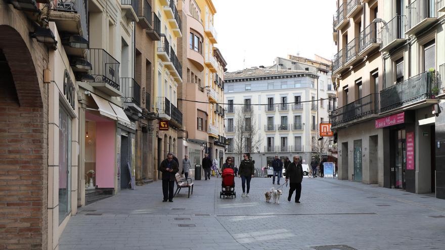 Huesca modifica una ordenanza para obligar a cuidar la fachada de los comercios