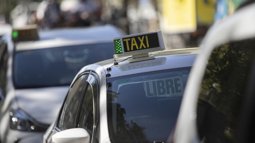 Amenaza de nuevos paros de los taxistas para la Feria de Abril