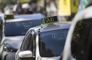 Amenaza de nuevos paros de los taxistas para la Feria de Abril
