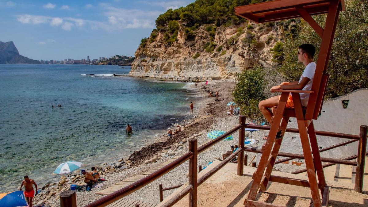 La cala Baladrar contó el pasado verano por primera vez con socorristas