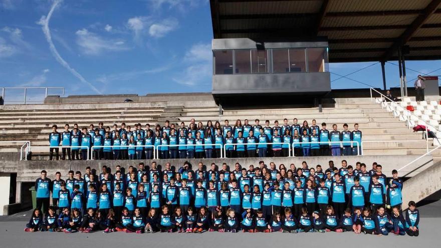 Componentes de los distintos equipos del Gijón Atletismo.