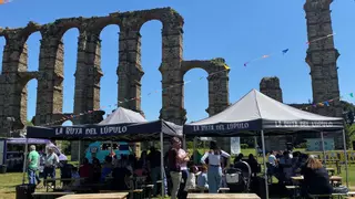 El Acueducto de Los Milagros de Mérida tiene un planazo de fiesta cervecera y gastronomía sobre ruedas