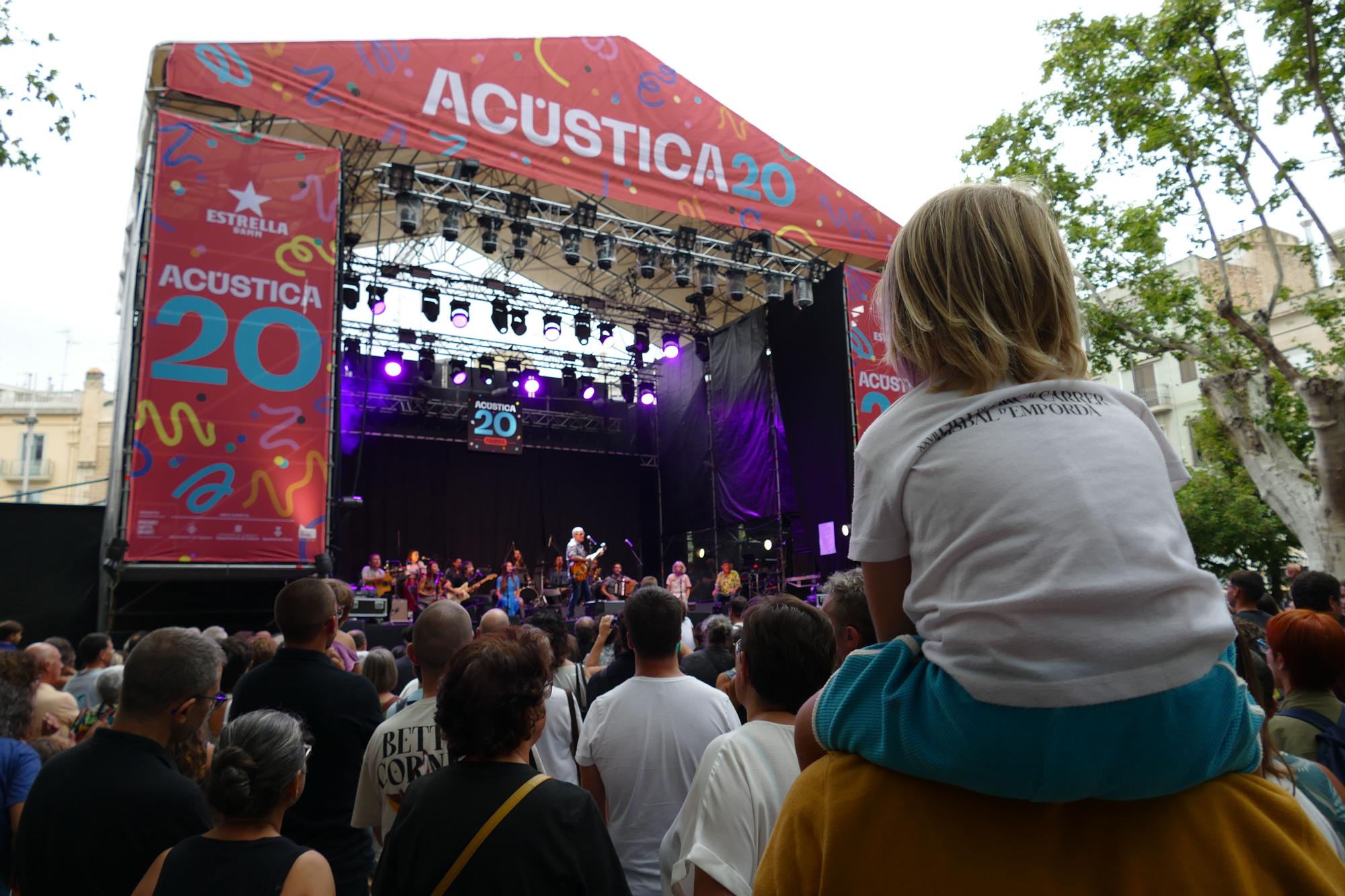 Llum, foc, confeti i molta música a la tercera nit d'Acústica