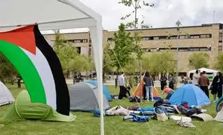 GALERÍA: Estudiantes de la USAL acampan para denunciar el genocidio contra Palestina