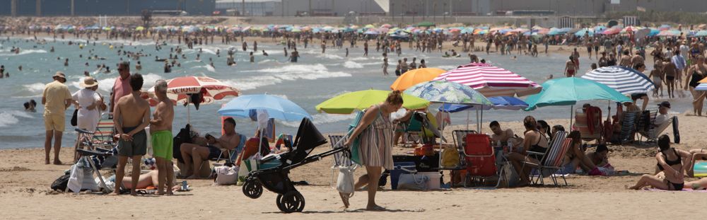 Éxodo a la playa del Port de Sagunt