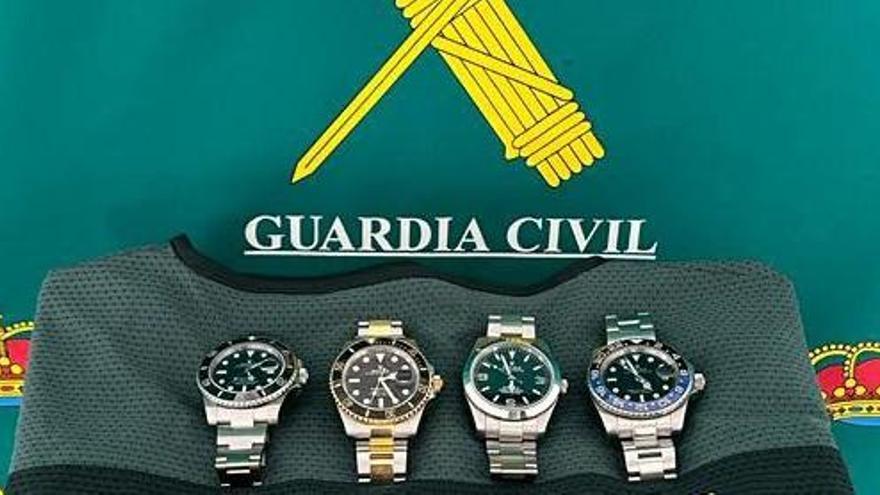Relojes de alta gama robados en Ibiza y recuperados por la Guardia Civil