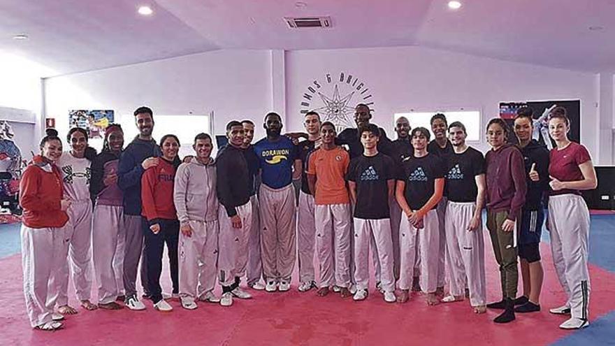 El Club Elite acoge a varias selecciones de taekwondo