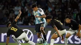 Quién es Leo Flores, el nuevo 'Leo' que ha deslumbrado en su debut con Argentina