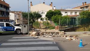 Un cotxe policial s’encasta a casa dels pares de Salvador Illa en una persecució