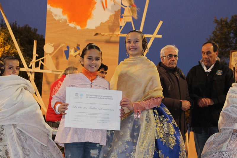 Entrega de los certificados de la Unesco a las Fallas infantiles