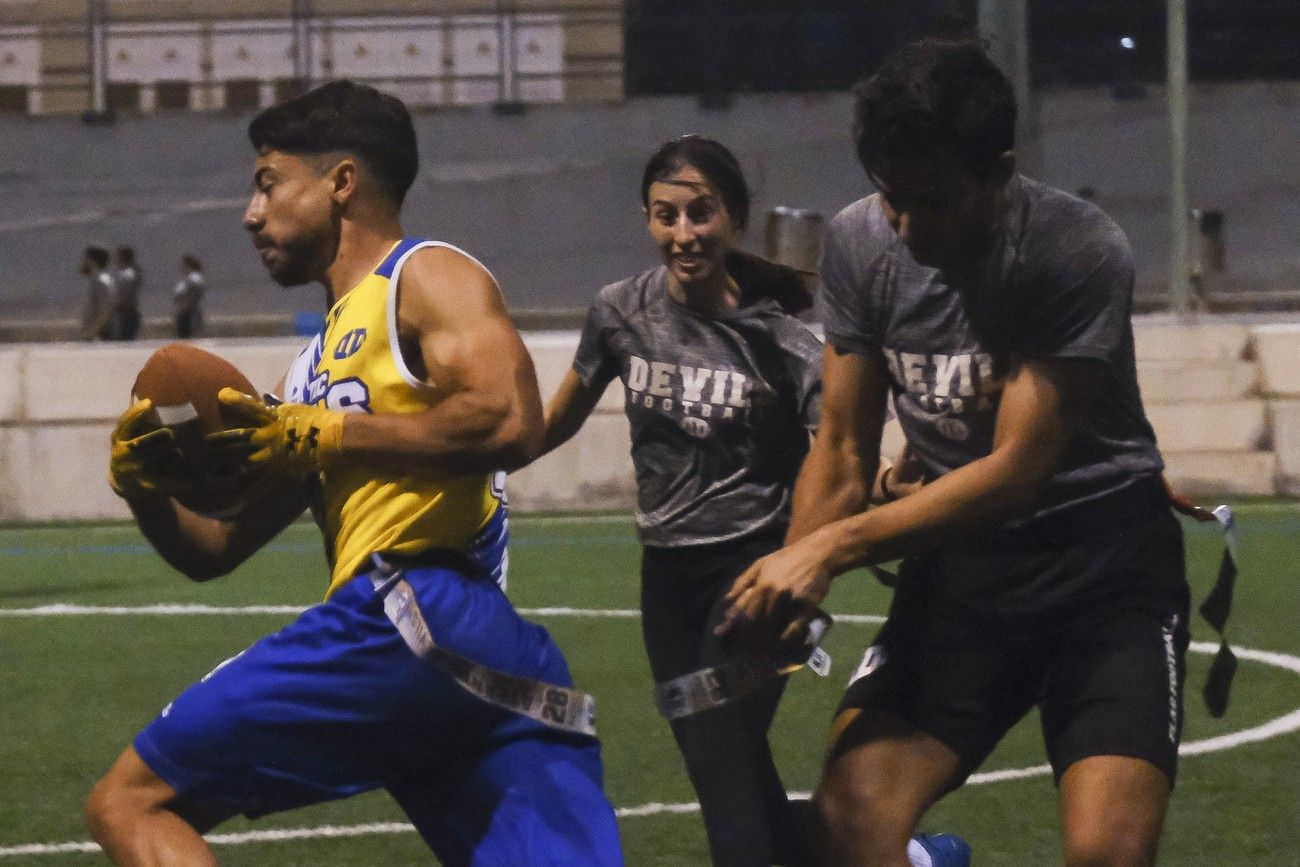 Dinamismo, estrategia y valores en el flag football.