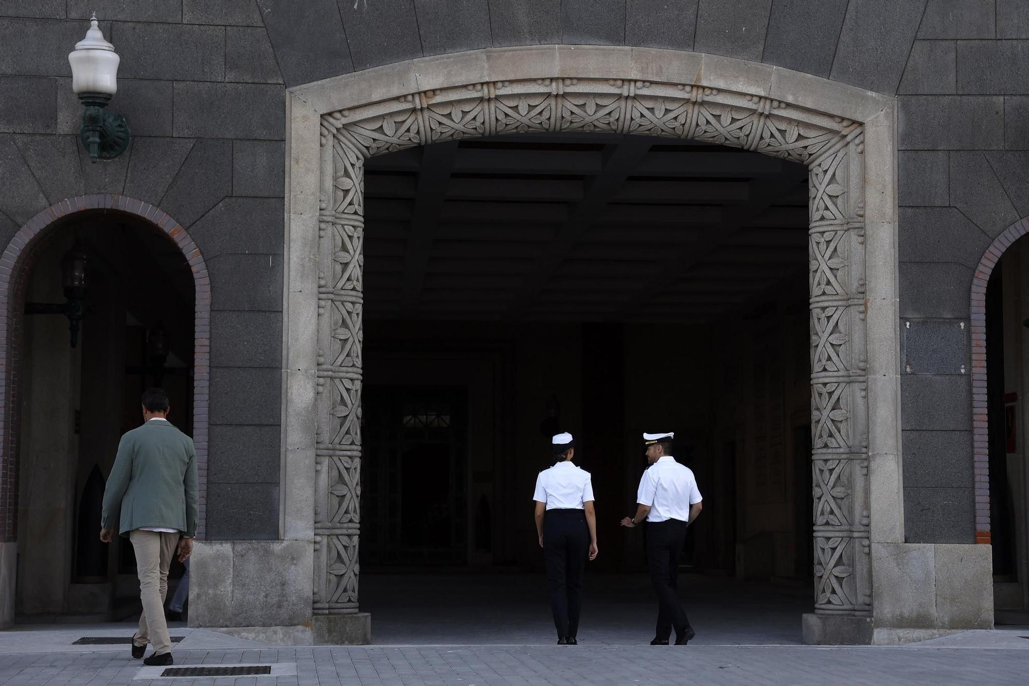 Leonor conoce de primera mano la Escuela Naval de Marín