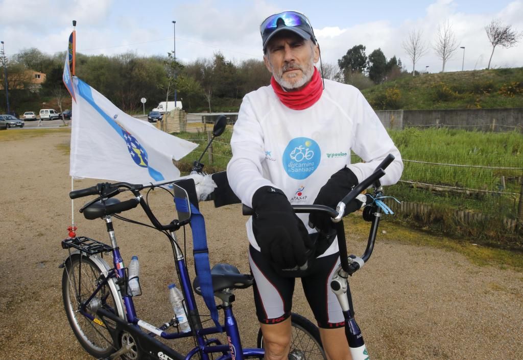 El largo camino solidario del vigués Javier Pitillas, en imágenes