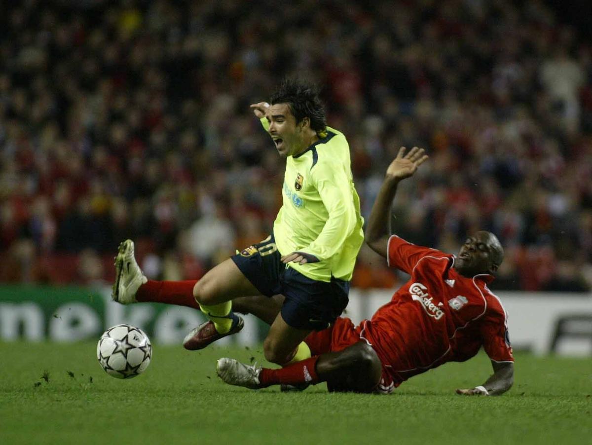 Deco, contra el Liverpool en 2007
