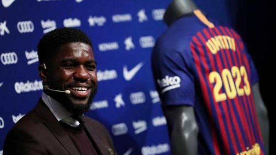 Umtiti, durant l&#039;acte celebrat ahir a Barcelona.