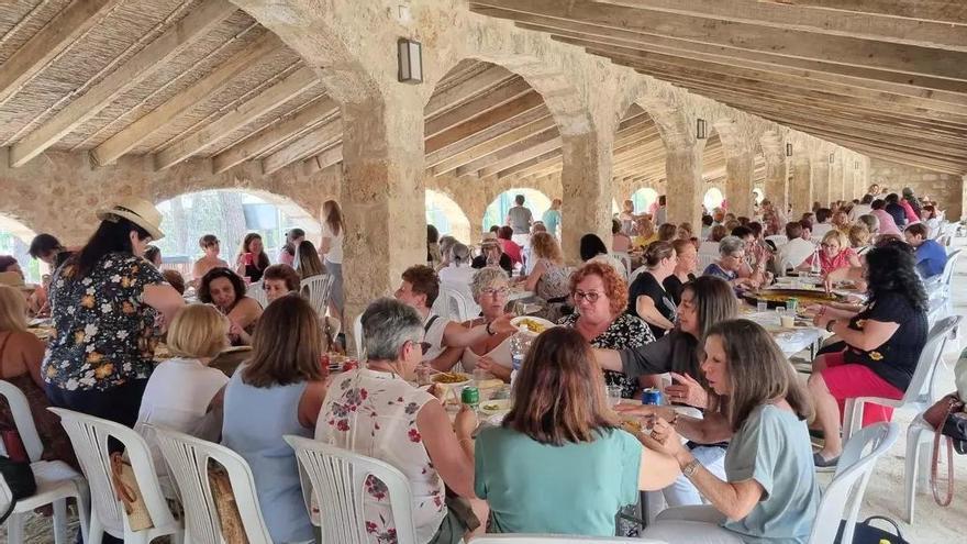 El riurau d'Arnauda de Xàbia vuelve a sus orígenes: ruralidad, "mercat de la terra" y artesanía