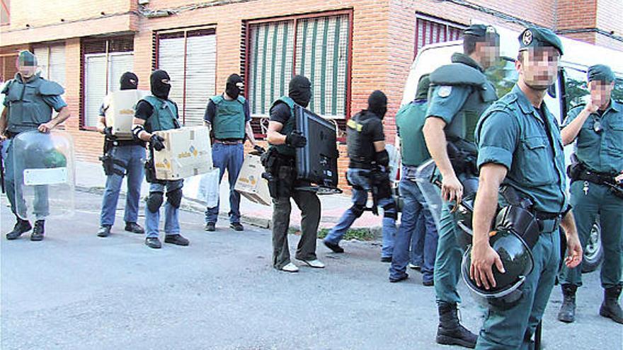 La Guardia Civil desmantela un clan de narcos y detiene a 16 sospechosos