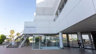Cámara de Alicante y CEU lanzan su campus formativo fuera de la polémica sede en el puerto