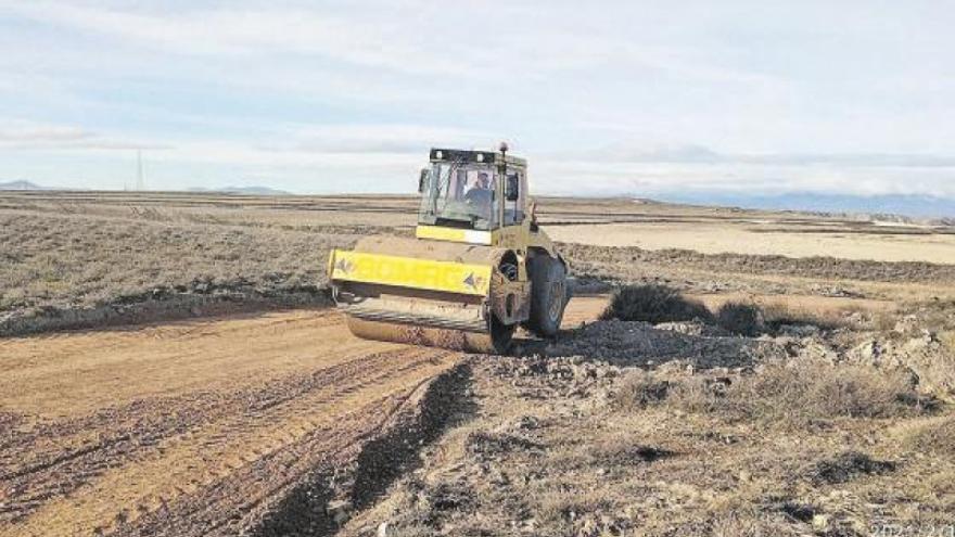 El ayuntamiento arregla varios caminos con ayuda de Diputación de Zaragoza