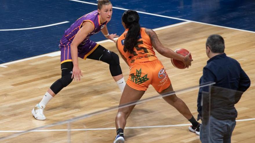 Partido de baloncesto femenino: Clarinos-Quesos El Pastor