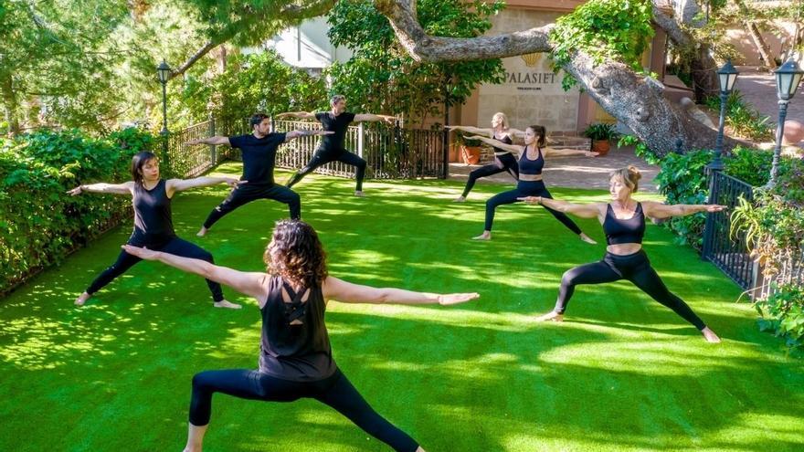 Mejora tu salud en el retiro Yoga Wellness de Palasiet