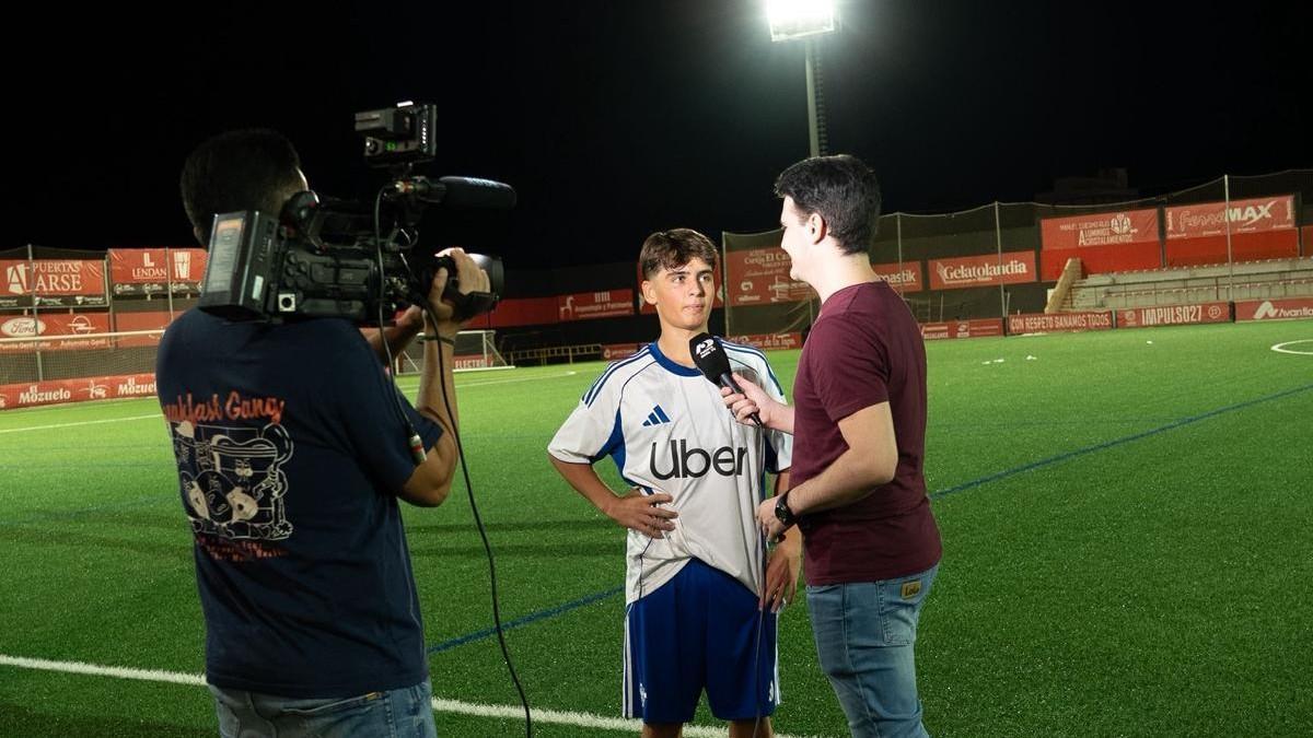 Pedro Demidi es entrevistado en el Mundial Sub-18