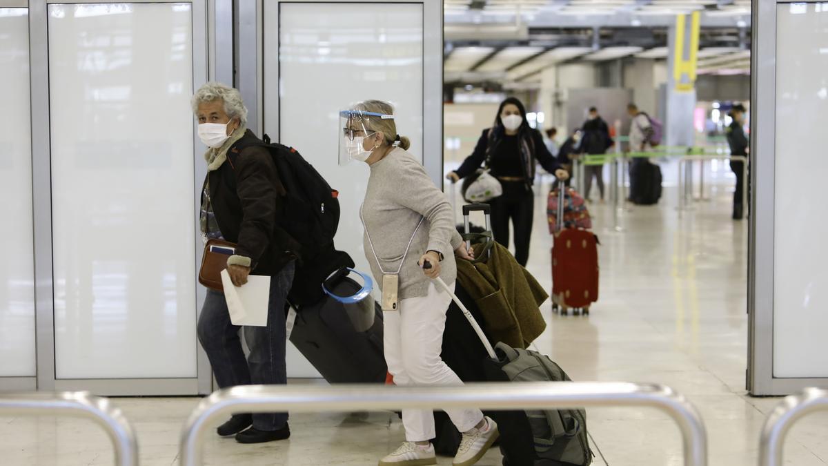 Llegada de un avión con españoles procedentes de Colombia al Aeropuerto Adolfo Suárez Madrid-Barajas