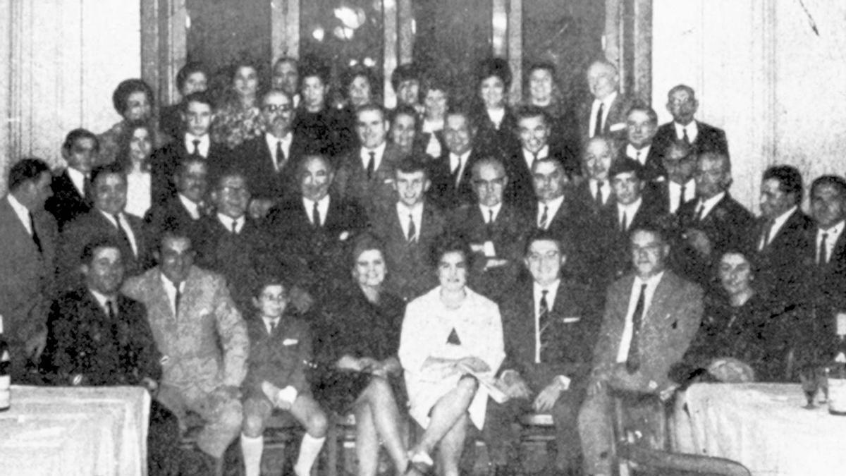 Un grupo de emigrantes en Buenos Aires.