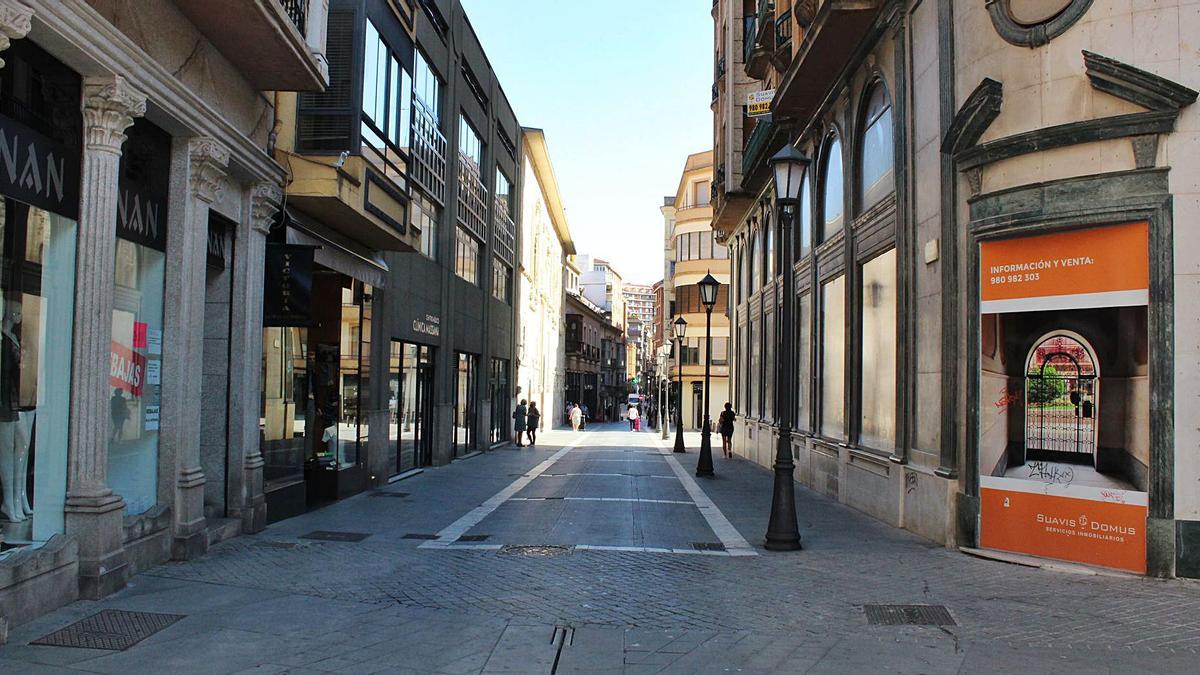 Tramo de la calle San Torcuato donde se va a llevar a cabo la renovación del pavimento. | Cedida