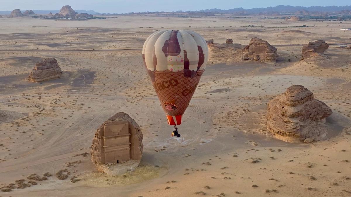 'Patrick, el helado' es una de las globoformas que lucirán en el cielo de Capdepera.