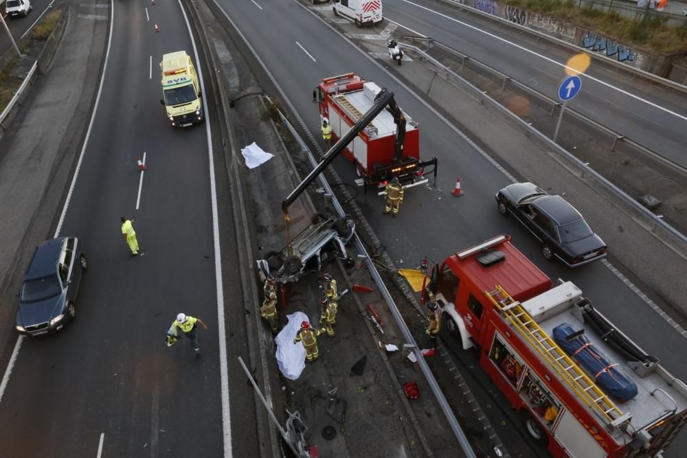 El accidente ocurrió tras la salida de una curva, a la altura de las Torres de Padín