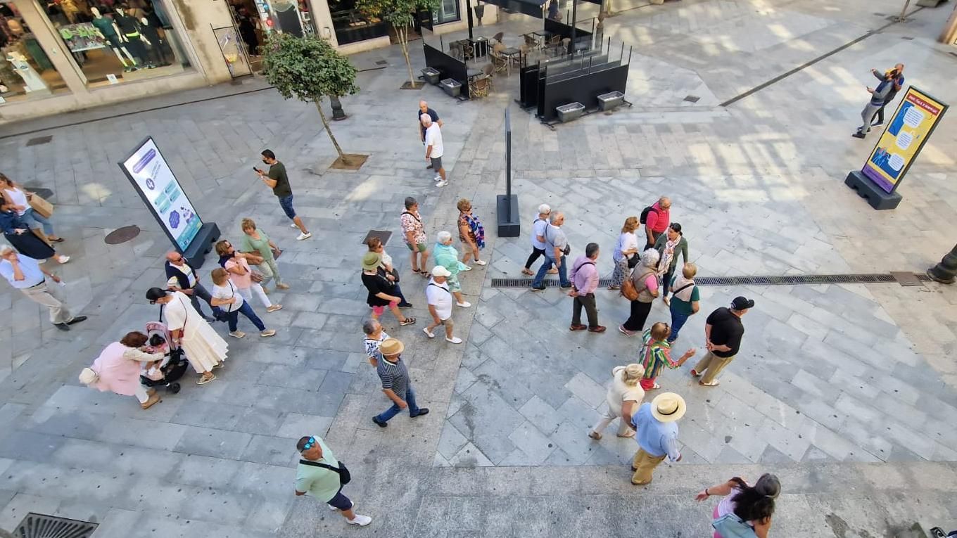 La exposición instalada en la vilagarciana plaza de Galicia.