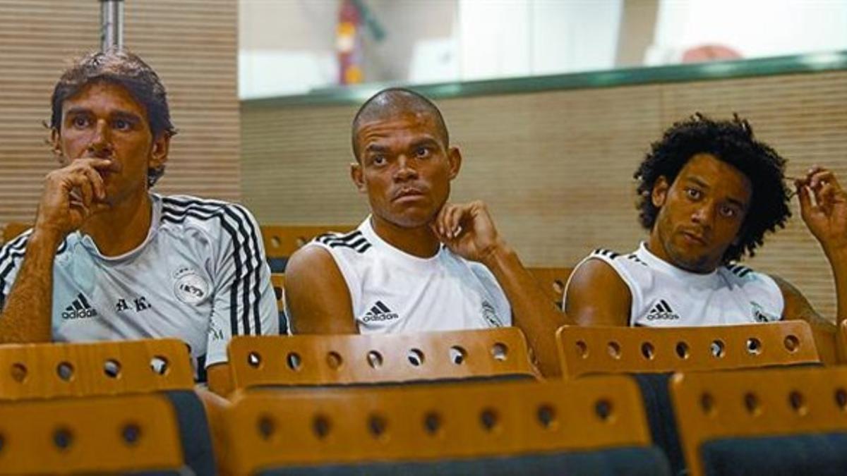 Karanka, Pepe y Marcelo, en la rueda de prensa de ayer de Mourinho.