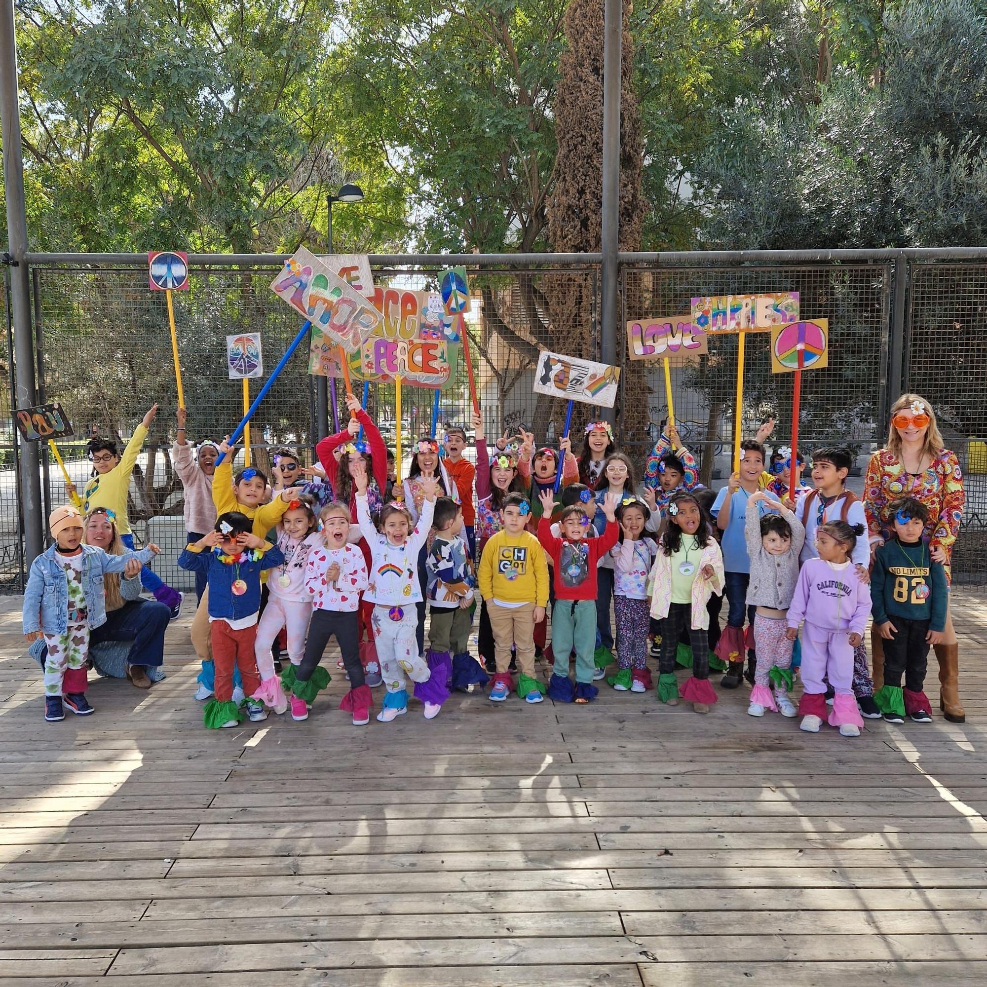 Galería de imágenes del carnaval en el colegio de Sa Graduada de Ibiza