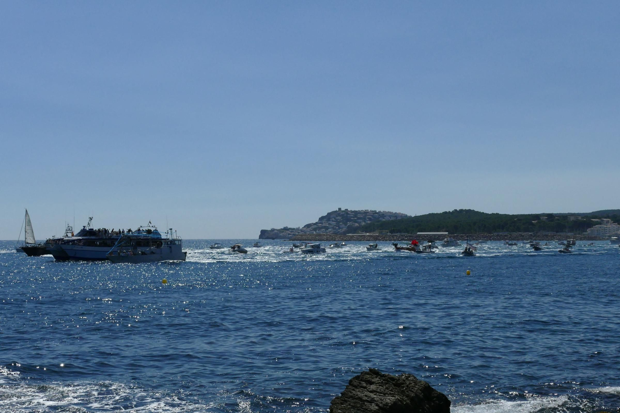 L'Escala commemora la Festa del Carme amb un sentit homenatge a les persones grans i a les seves arrels marineres