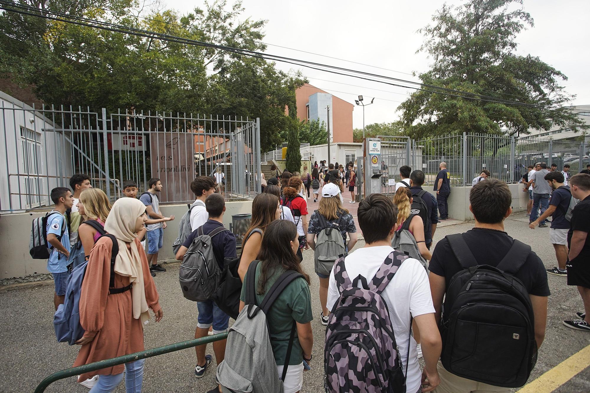 Centenars d’alumnes de FP, encara pendents de saber si tindran plaça