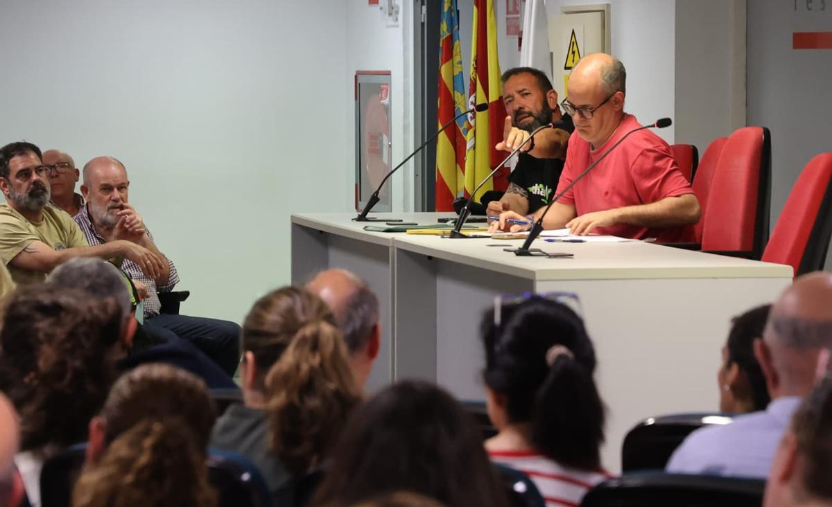 Reunión de Hogueras enfadadas con el Ayuntamiento y Federación