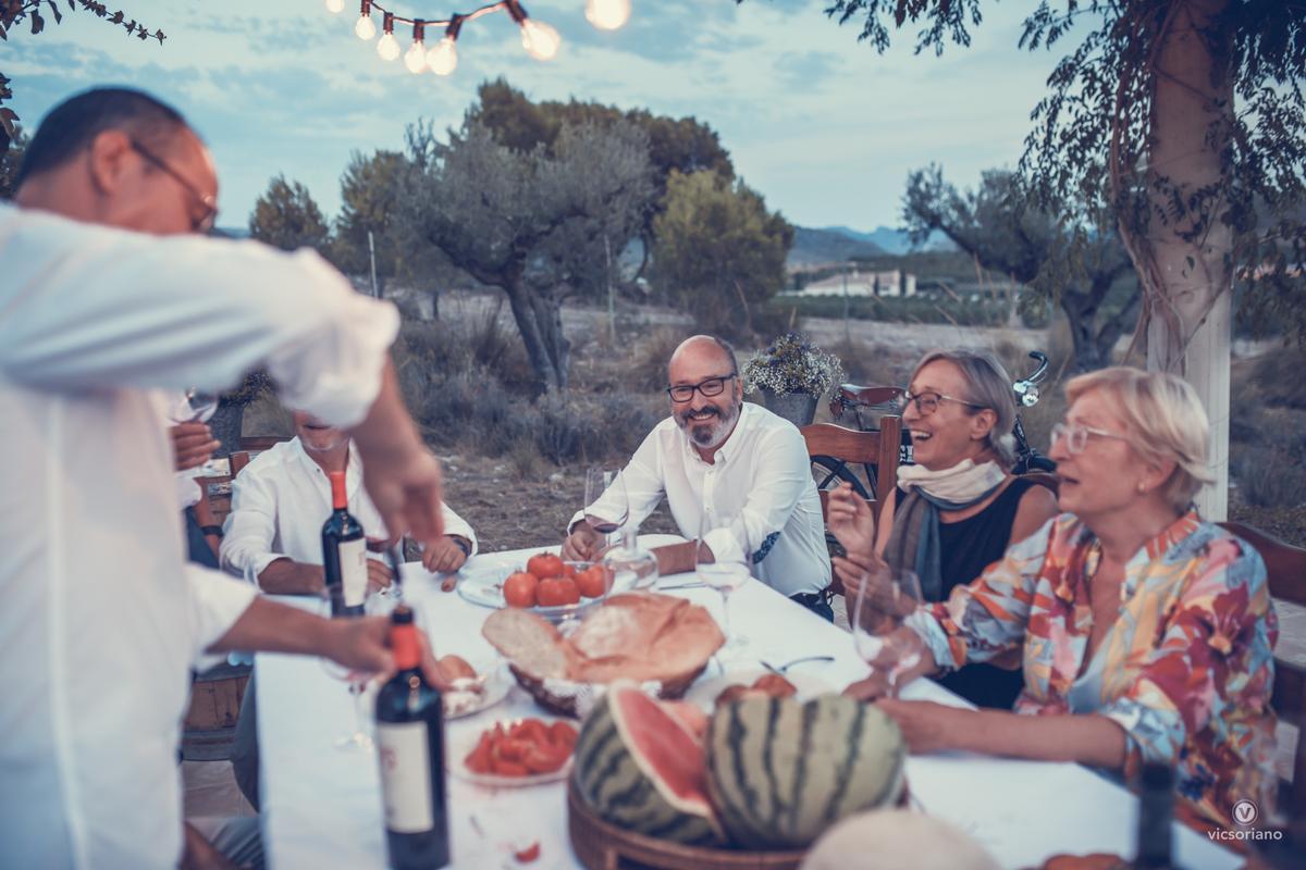 FAMILIA JUAN GIL - LAS CARAS DEL VINO