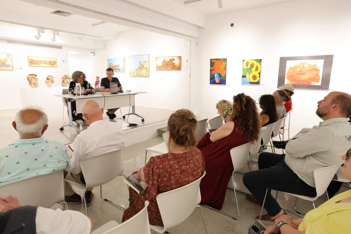 Galería: José Miguel L. Romero presenta la edición ampliada de ‘Los indeseables’