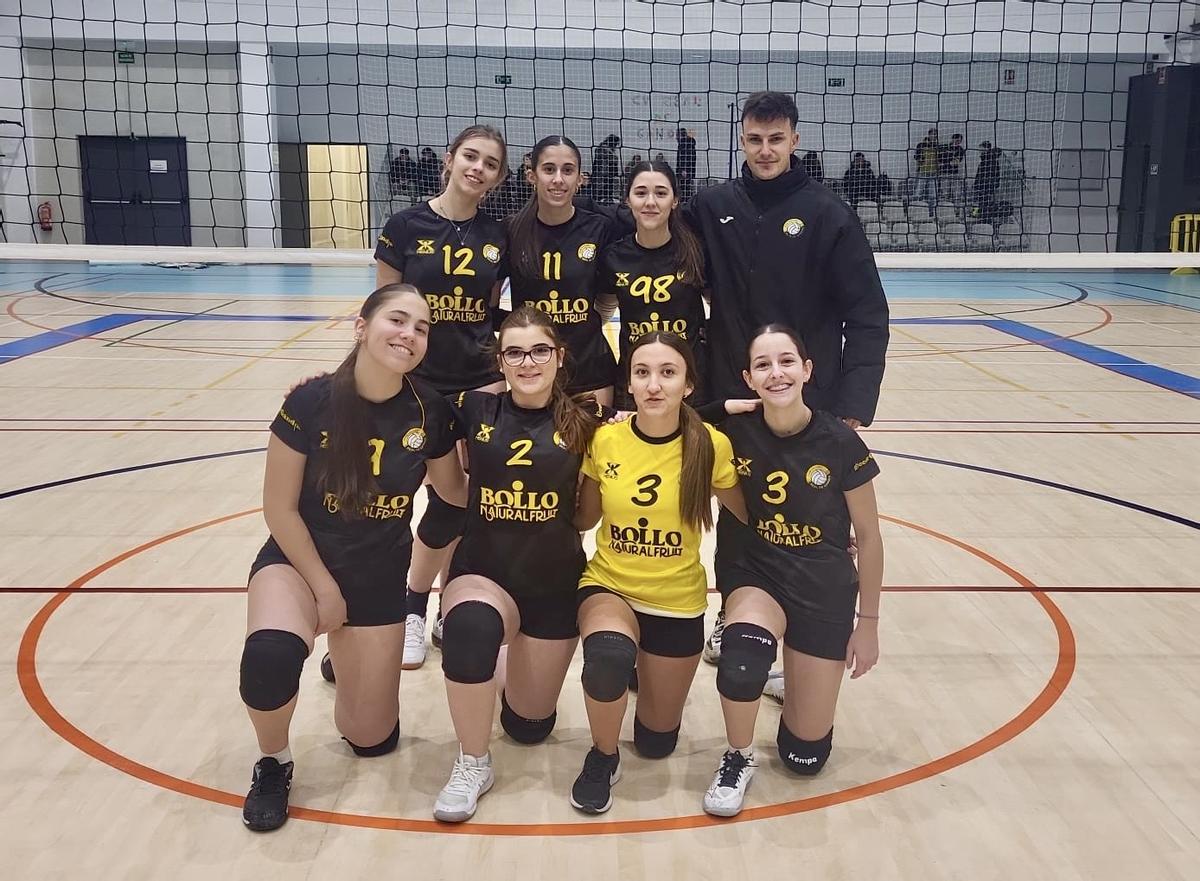 Equipo juvenil  del CV Real de Gandia que se impuso en el derbi ante el CV Gandia.